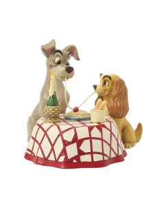 Figura enesco la dama y le