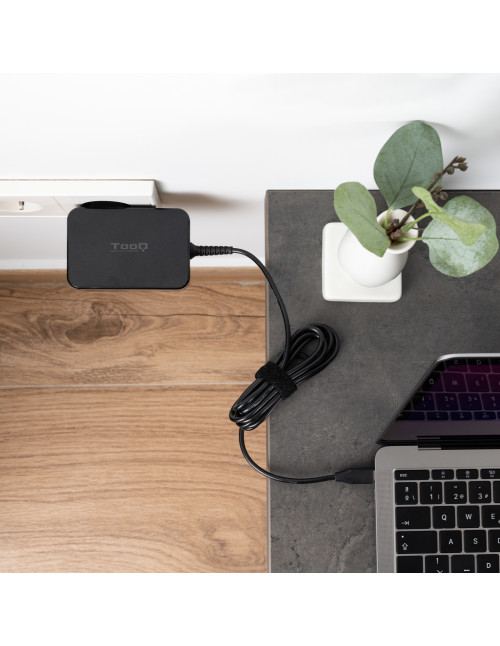 Cargador portatil tooq gan 90w usb